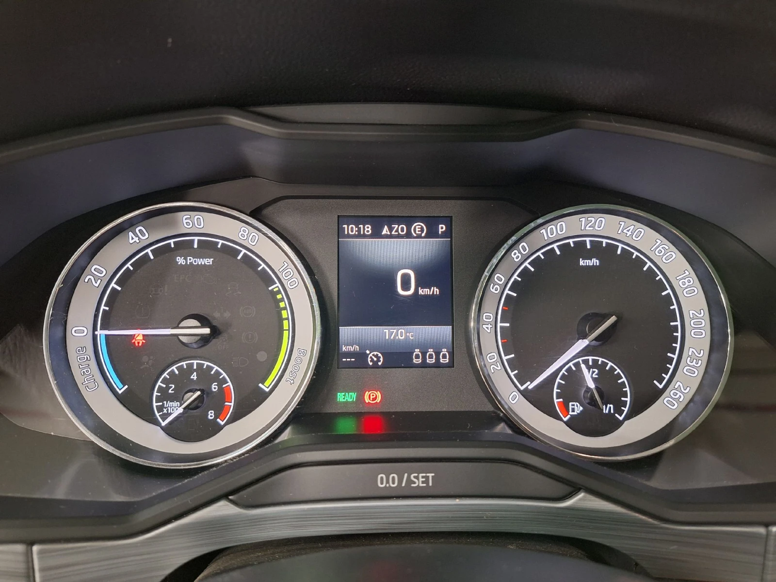 Skoda Superb Combi 1.4 TSI iV 160kW DSG6 Navi Leather, снимка 10 - Автомобили и джипове - 56124386