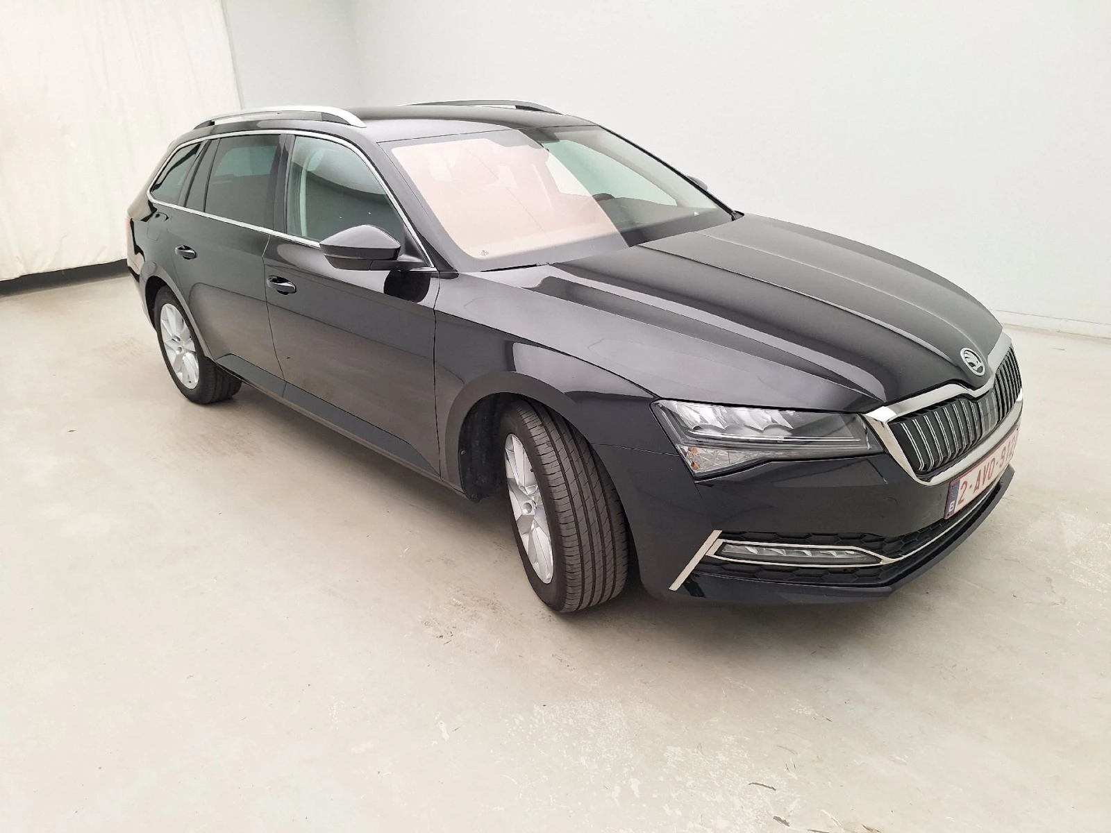 Skoda Superb Combi 1.4 TSI iV 160kW DSG6 Navi Leather, снимка 3 - Автомобили и джипове - 56124386