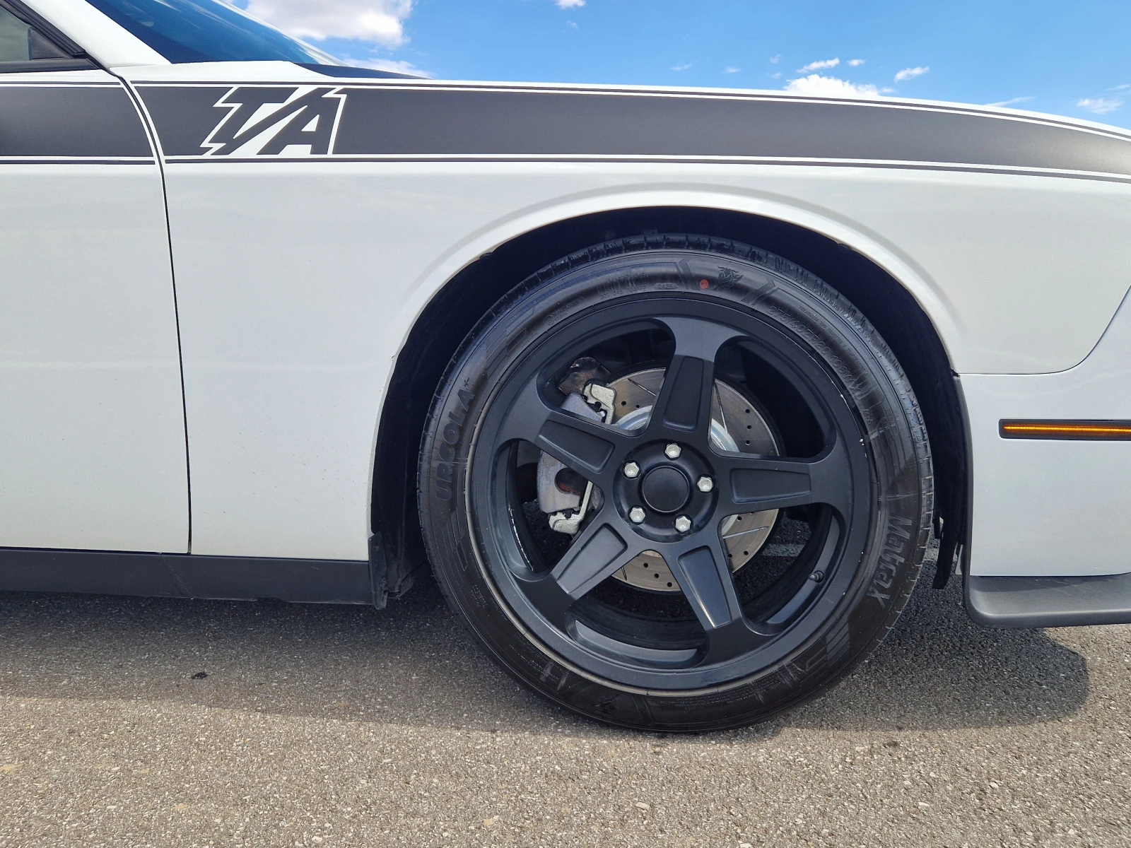Dodge Challenger 5.7 HEMI T/A, R/T, снимка 3 - Автомобили и джипове - 56255811