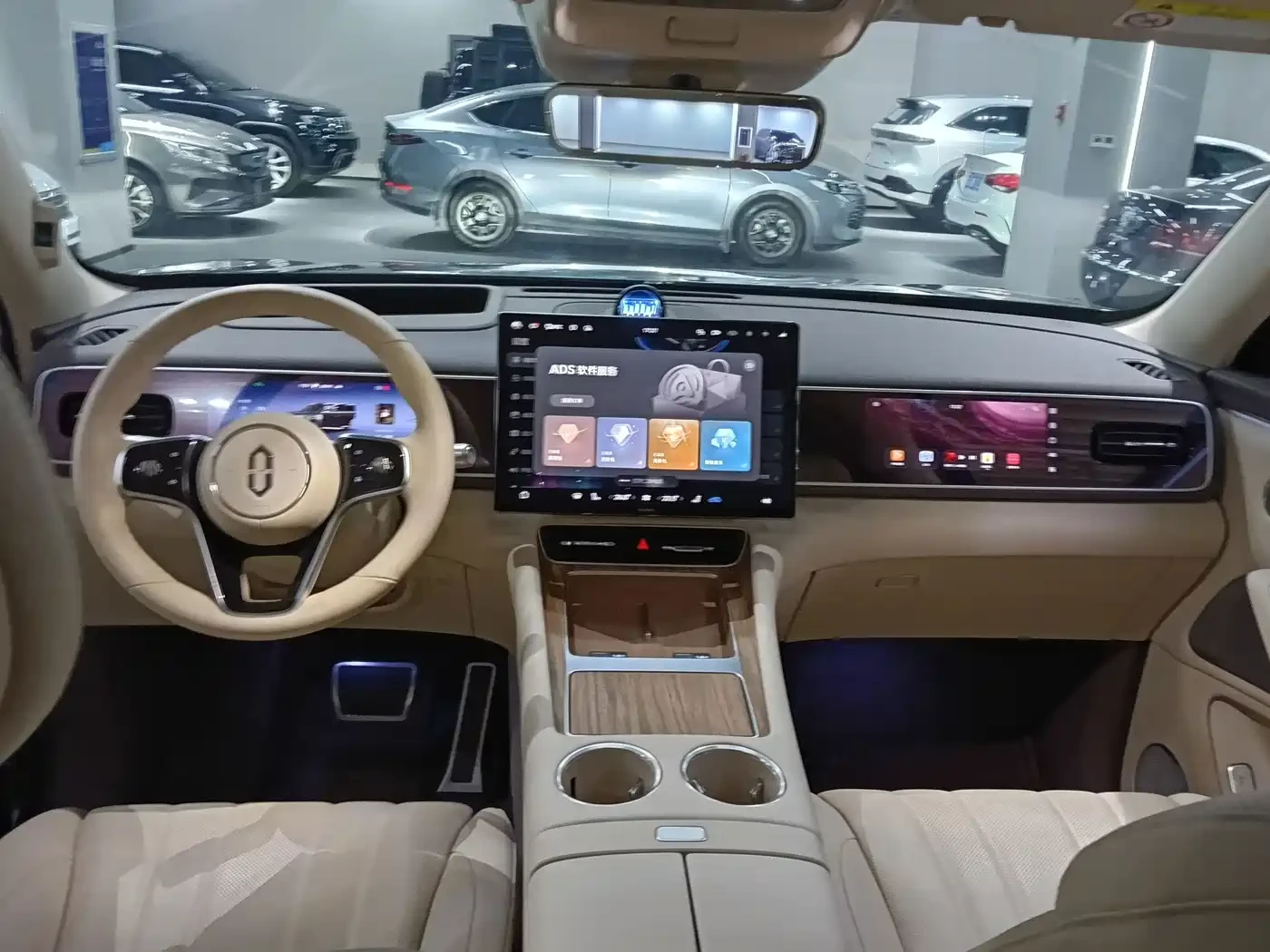 AITO 7 PURE ELECTRIC | AWD 526hp | 800V HUAWEI | Mobile.bg � ����������� 11