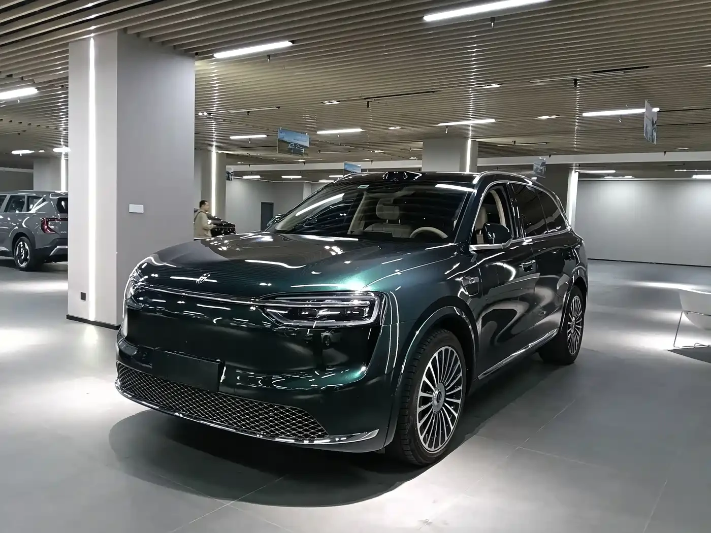 AITO 7 PURE ELECTRIC | AWD 526hp | 800V HUAWEI