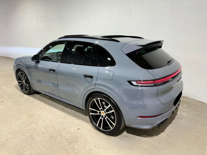 Porsche Cayenne TURBO E-HYBRID/NEW MODEL/CARBON/BOSE/SPORT CHRONO/, снимка 3 - Автомобили и джипове - 47977830