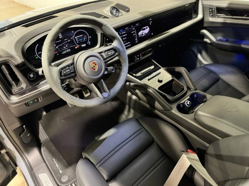 Porsche Cayenne TURBO E-HYBRID/NEW MODEL/CARBON/BOSE/SPORT CHRONO/, снимка 9 - Автомобили и джипове - 47977830