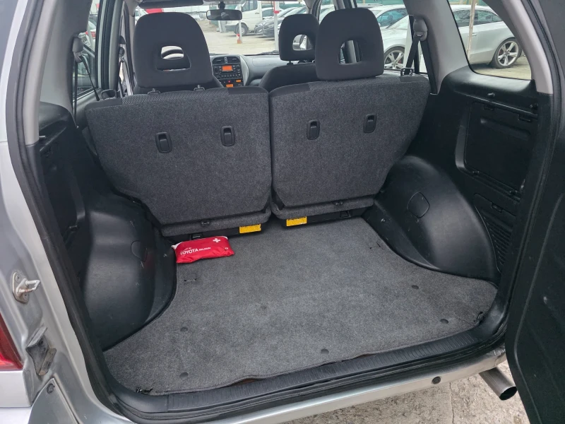 Toyota Rav4 2.0 D4D 4х4 Климатроник Обслужена, снимка 11 - Автомобили и джипове - 52878785