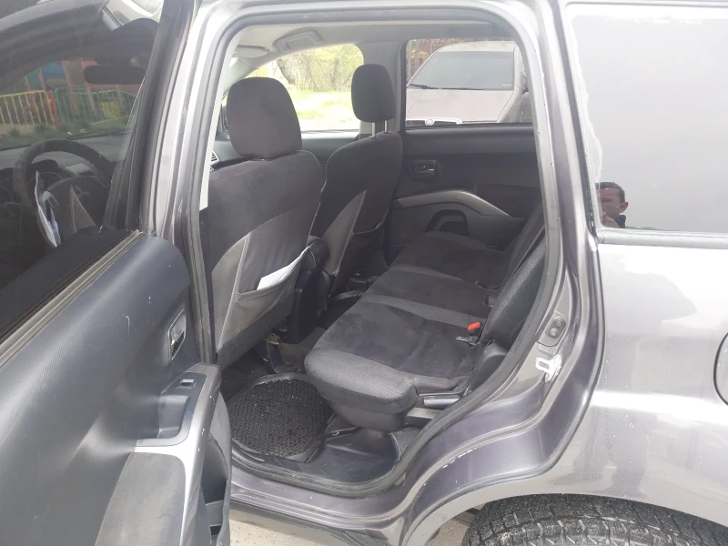 Mitsubishi Outlander, снимка 11 - Автомобили и джипове - 52883771