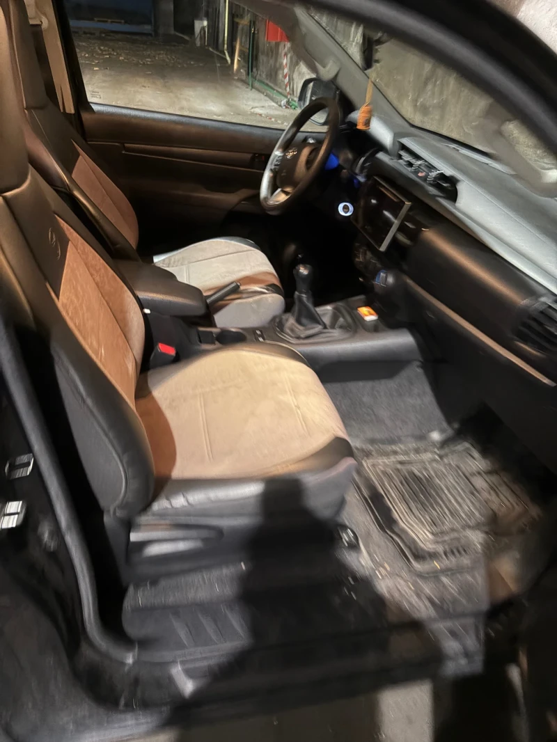 Toyota Hilux, снимка 6 - Автомобили и джипове - 53527964