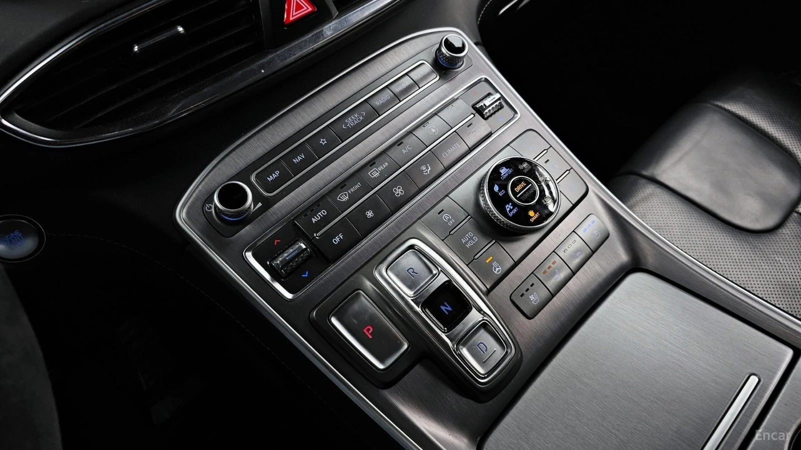 Hyundai Santa fe Calligraphy* 4x4* DISTRONIC* ОБДУХВАНЕ* 360* HUD* , снимка 13 - Автомобили и джипове - 55504363
