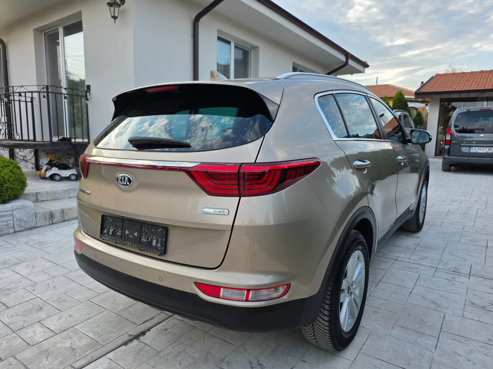 Kia Sportage 1.6 GDI , снимка 5 - Автомобили и джипове - 55922410
