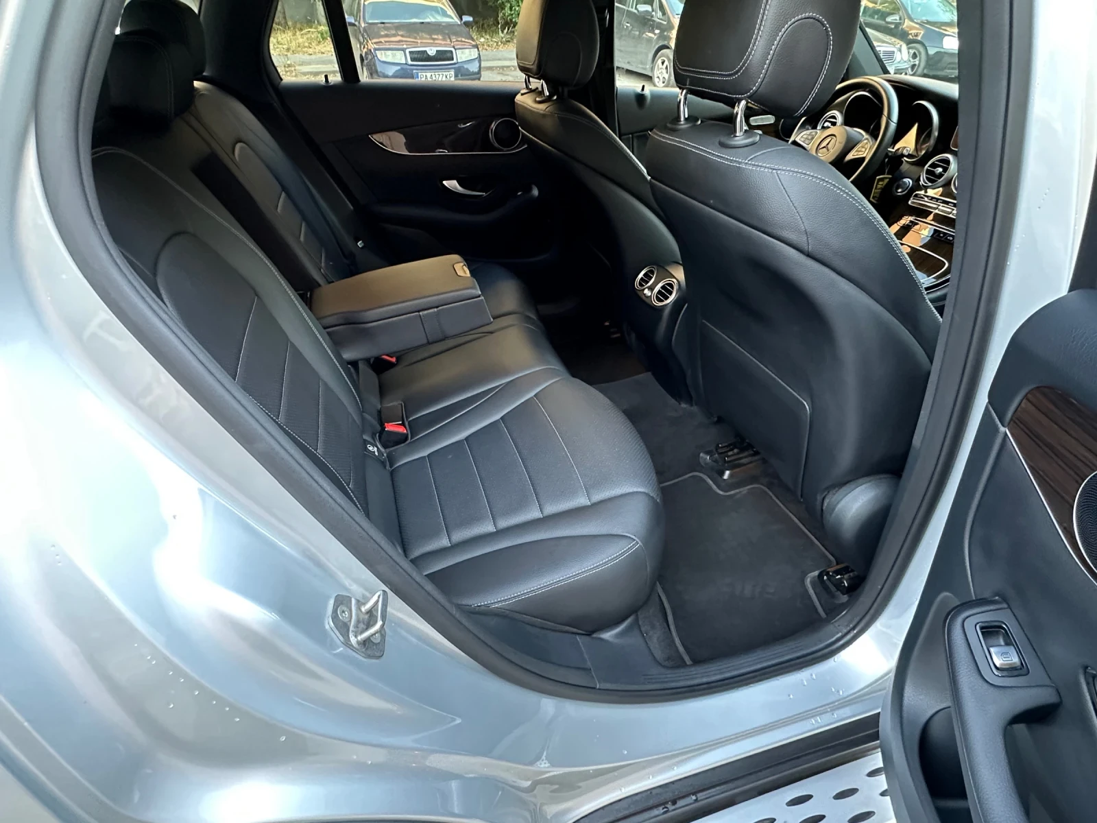 Mercedes-Benz GLC 300, снимка 9 - Автомобили и джипове - 55931293