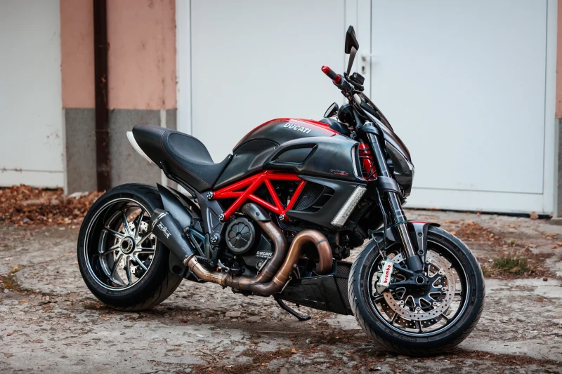 Ducati Diavel Carbon, снимка 3 - Мотоциклети и мототехника - 48260136