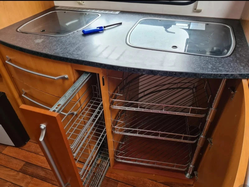 Каравана Dethleffs BEDUIN EMOTION , снимка 9 - Каравани и кемпери - 49769201