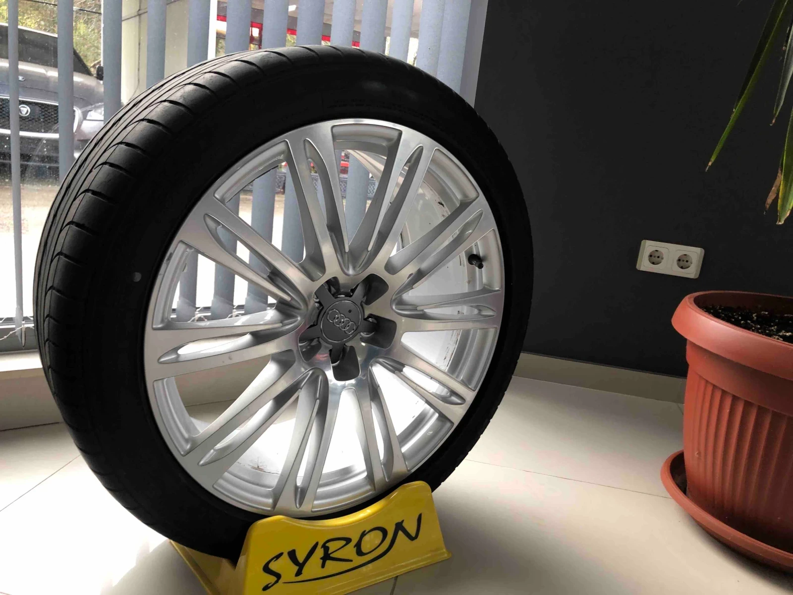    265/40R20  Audi A8 | Mobile.bg   5