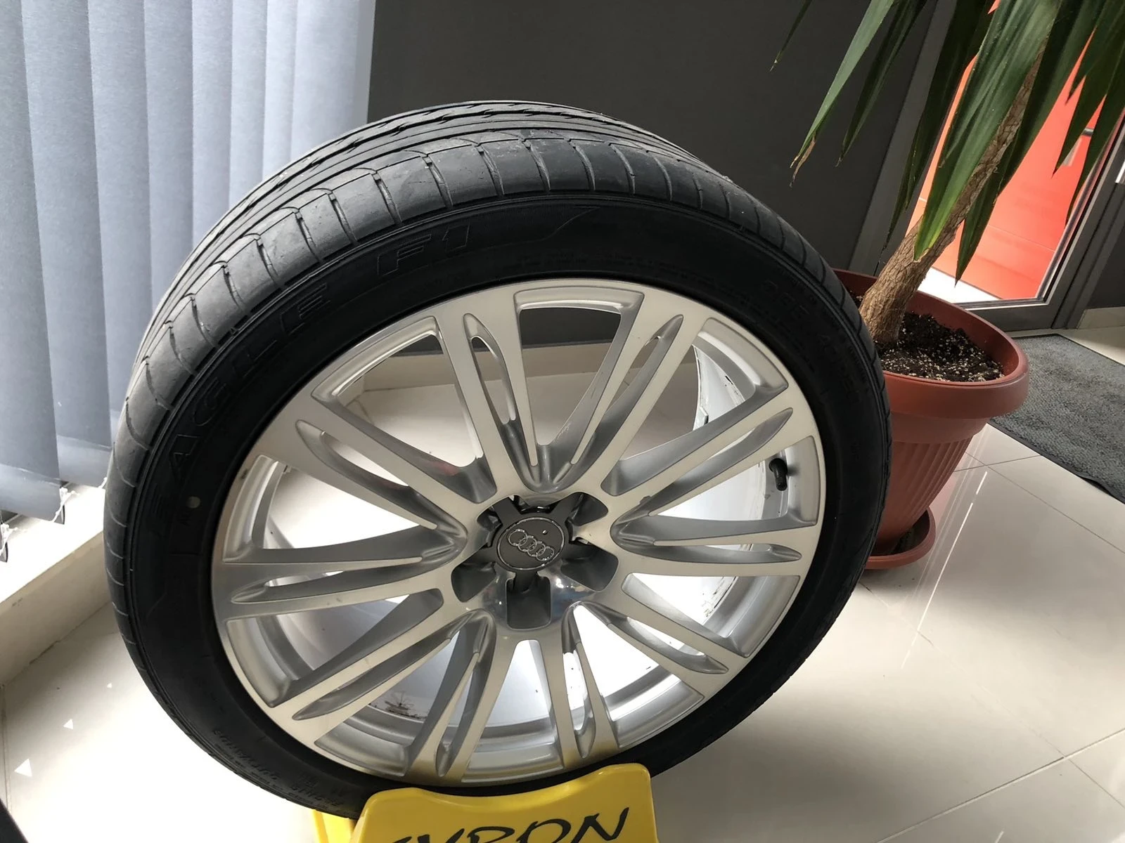    265/40R20  Audi A8 | Mobile.bg   1
