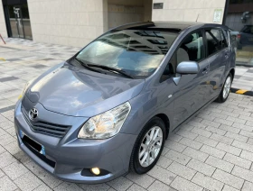 Toyota Verso 2.0 D4D 126hp * Panorama* KEYLESS * CAMERA* , снимка 1