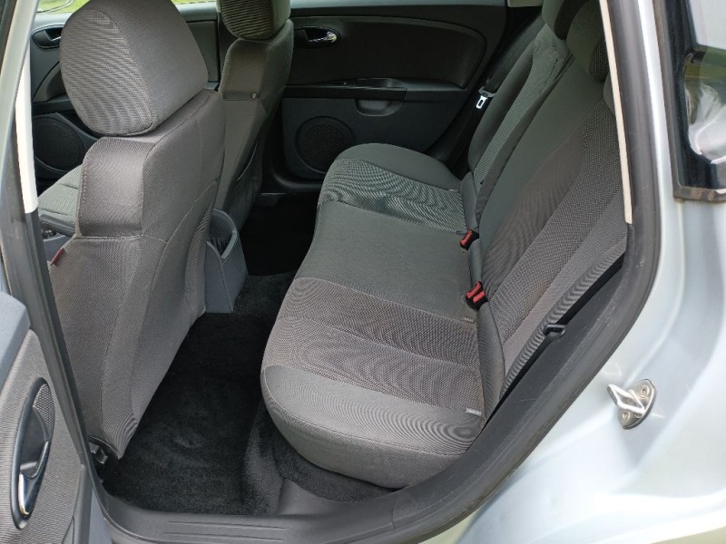 Seat Leon, снимка 8 - Автомобили и джипове - 40864176