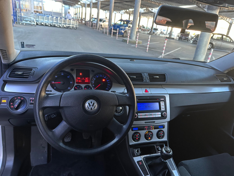VW Passat 1.9 ТДИ, снимка 11 - Автомобили и джипове - 44116193