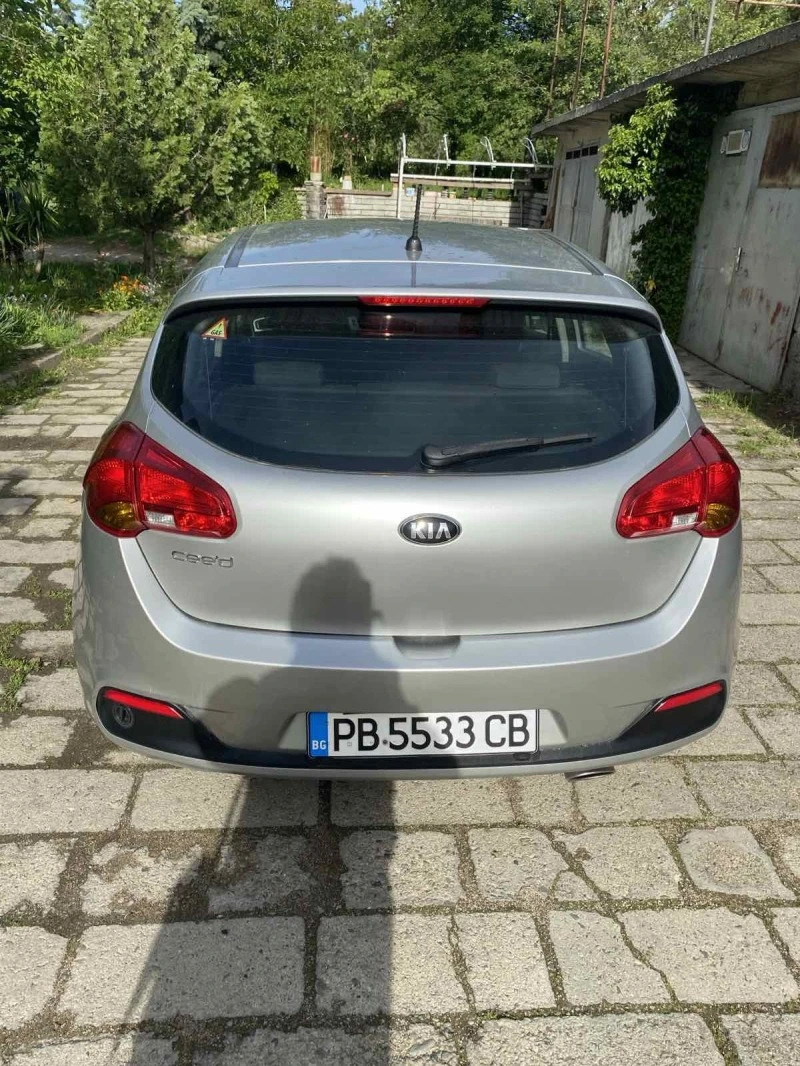 Kia Ceed, снимка 4 - Автомобили и джипове - 46492037