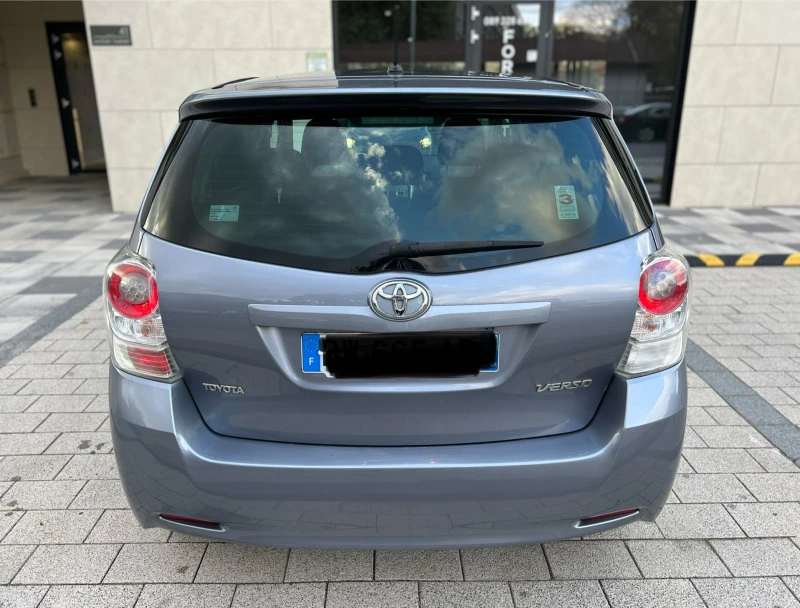 Toyota Verso 2.0 D4D 126hp * Panorama* KEYLESS, снимка 5 - Автомобили и джипове - 47561530