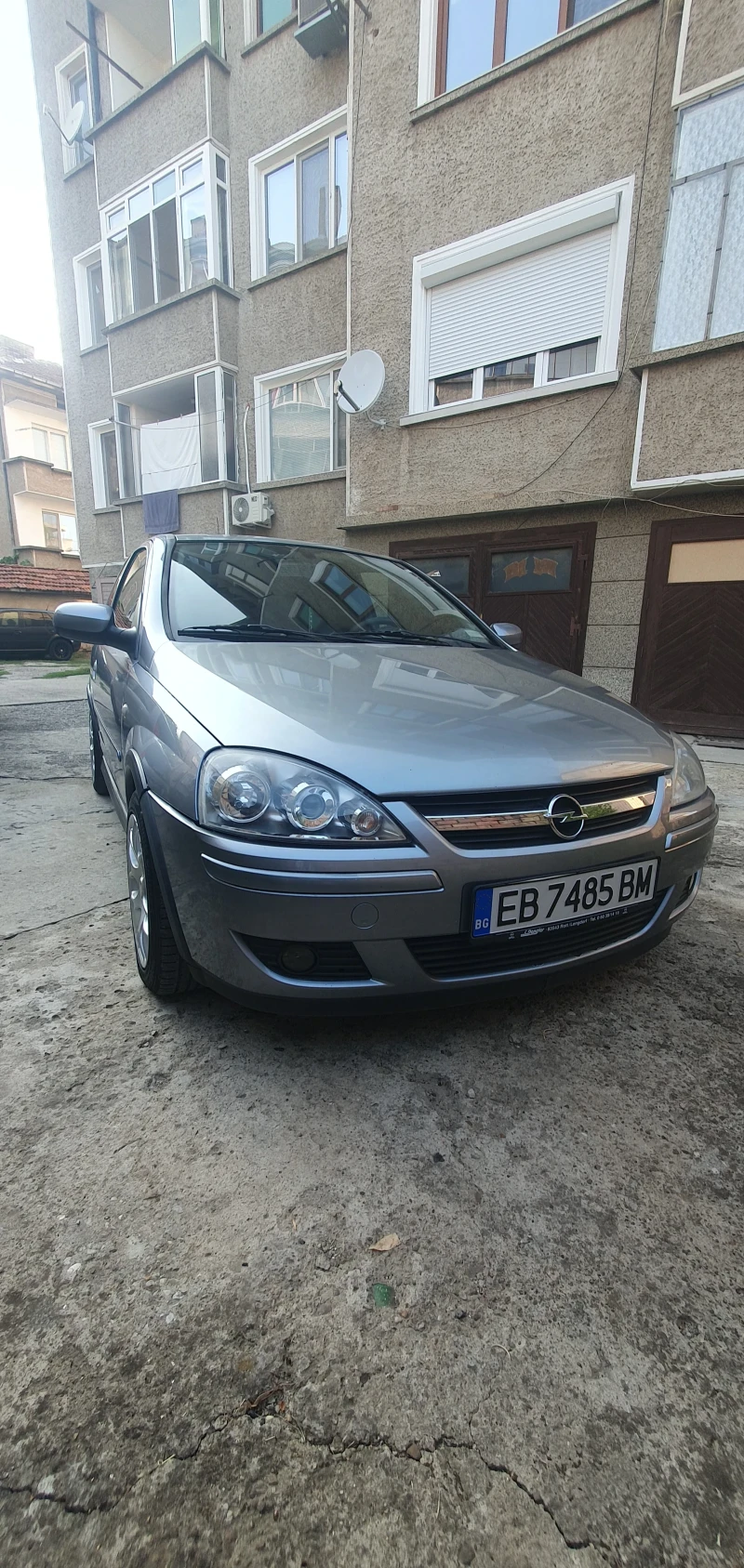 Opel Corsa, снимка 1 - Автомобили и джипове - 48648754