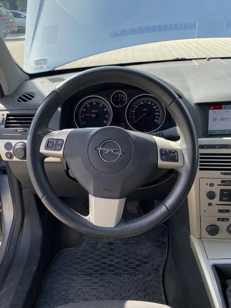 Opel Astra H, снимка 11 - Автомобили и джипове - 49037183