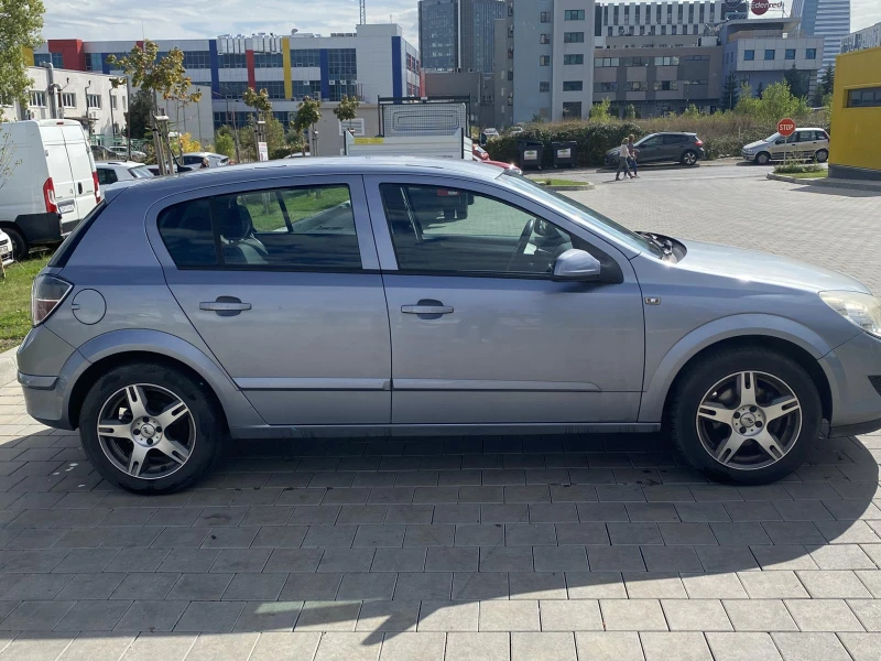 Opel Astra H, снимка 3 - Автомобили и джипове - 49037183