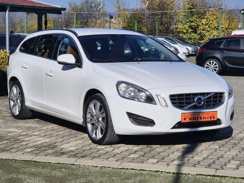 Volvo V60 2.0 диз 163к.с., снимка 5 - Автомобили и джипове - 52388644