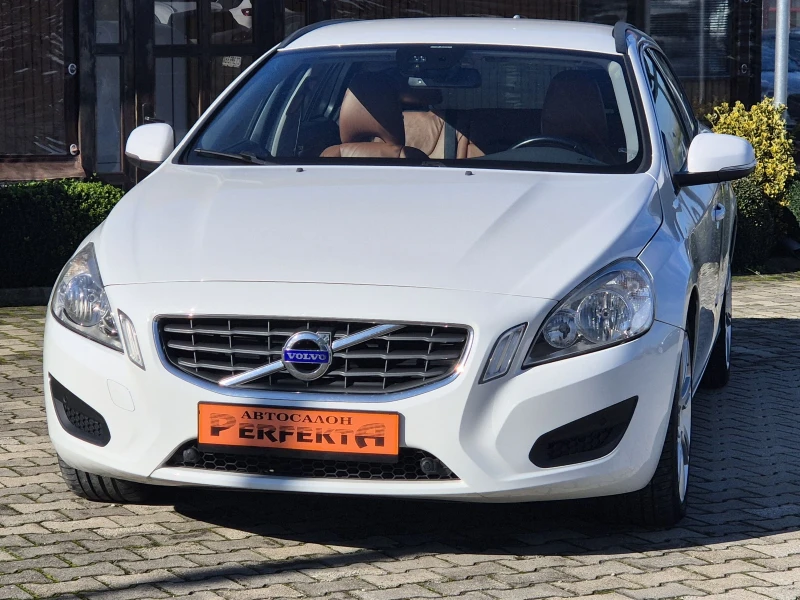 Volvo V60 2.0 диз 163к.с., снимка 3 - Автомобили и джипове - 52388644