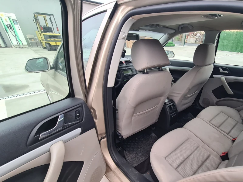 Skoda Octavia 2.0 TDI 140 к.с. ТЕМПОМАТ КЛИМАТРОНИК ЕВРО 4, снимка 12 - Автомобили и джипове - 52576414