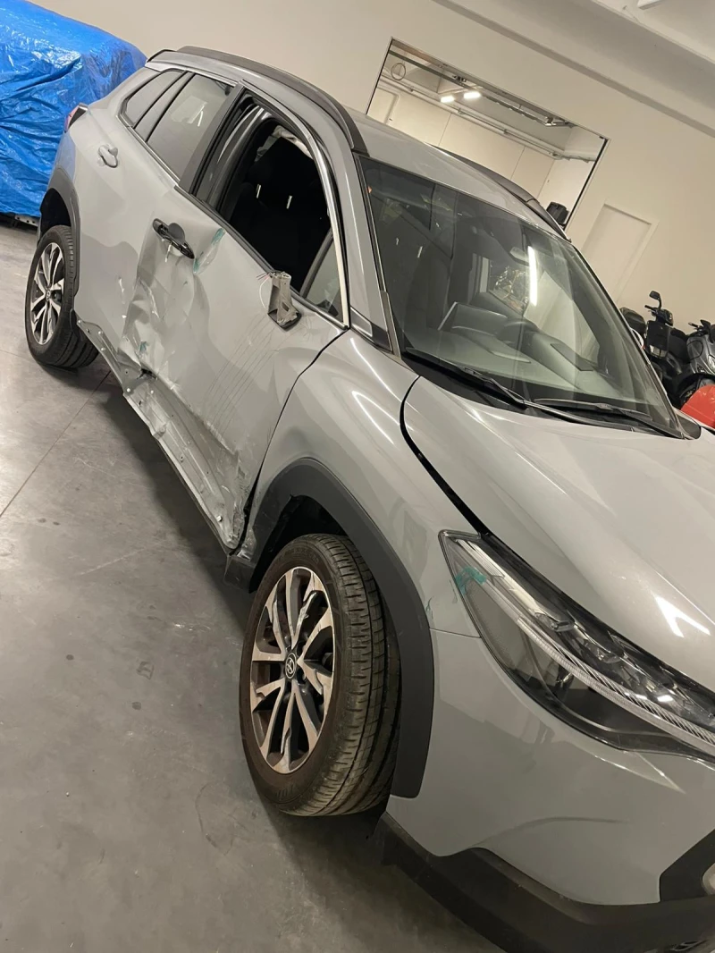 Toyota Corolla Cross 2.0HYBRID  20000KM, снимка 12 - Автомобили и джипове - 52878060