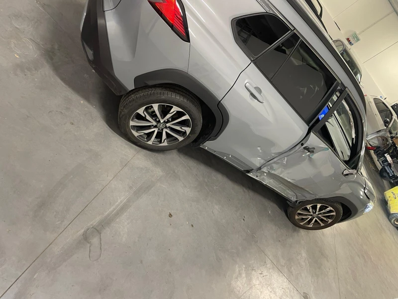 Toyota Corolla Cross 2.0HYBRID  20000KM, снимка 9 - Автомобили и джипове - 52878060