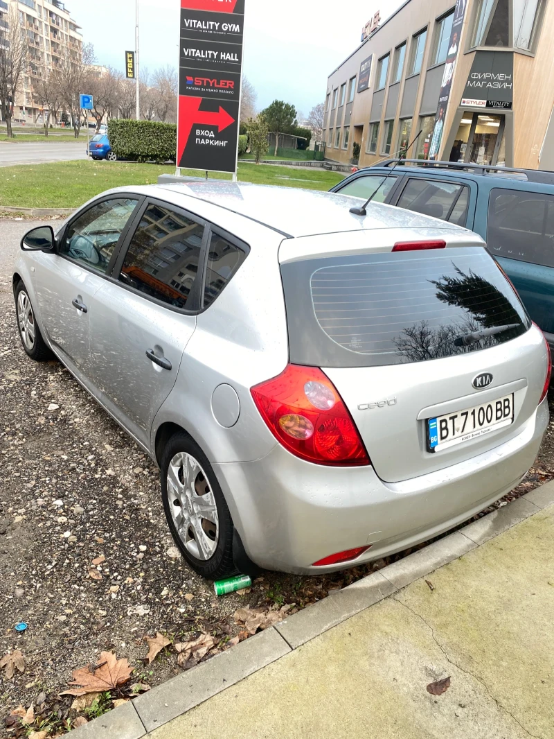 Kia Ceed, снимка 2 - Автомобили и джипове - 52880230