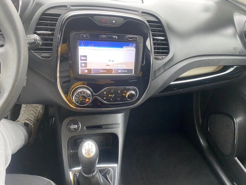 Renault Captur 1, 5  нави, снимка 14 - Автомобили и джипове - 52891707