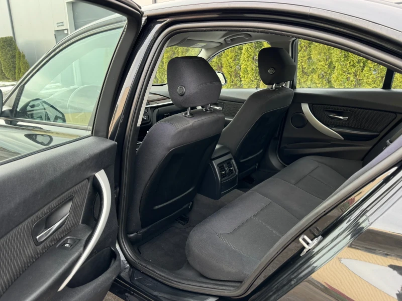 BMW 320 318d 8ZF/Xenon/Navi, снимка 15 - Автомобили и джипове - 53186102