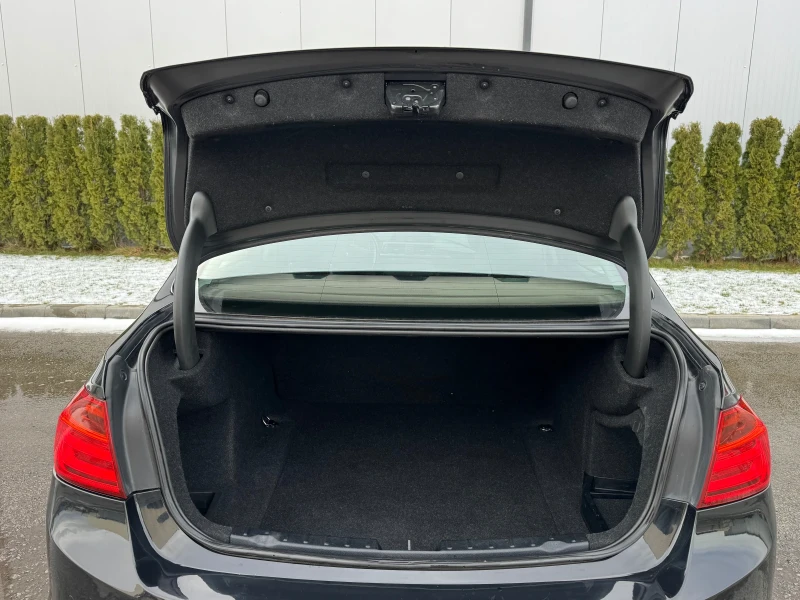 BMW 320 318d 8ZF/Xenon/Navi, снимка 9 - Автомобили и джипове - 53186102