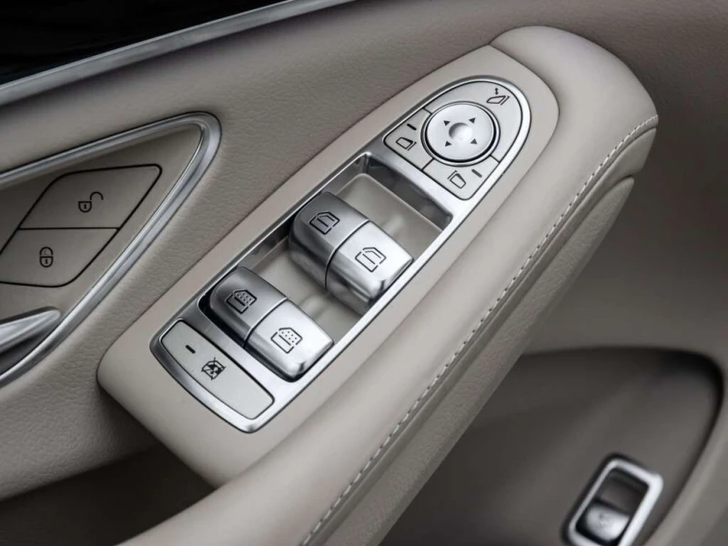 Mercedes-Benz S 560 AMG-Line 4.0 V8 * Фиксирана цена до БГ * CARFAX, снимка 16 - Автомобили и джипове - 53417461