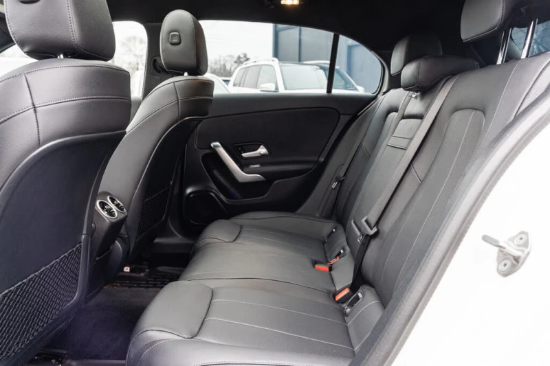 Mercedes-Benz A 250 Hatchback FWD* АвтоКредит* (Цена до БГ) , снимка 12 - Автомобили и джипове - 53572415