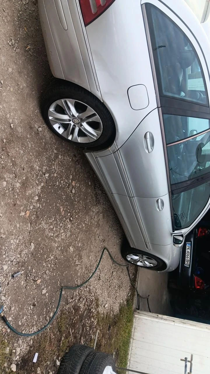 Mercedes-Benz C 220 Avangarde  - изображение 5