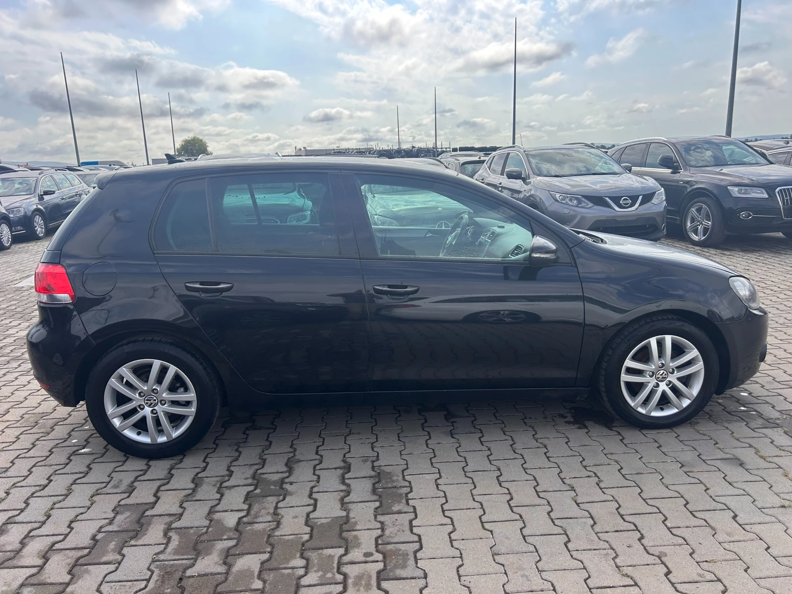 VW Golf 1.6TDI NAVI EURO 5 - изображение 9