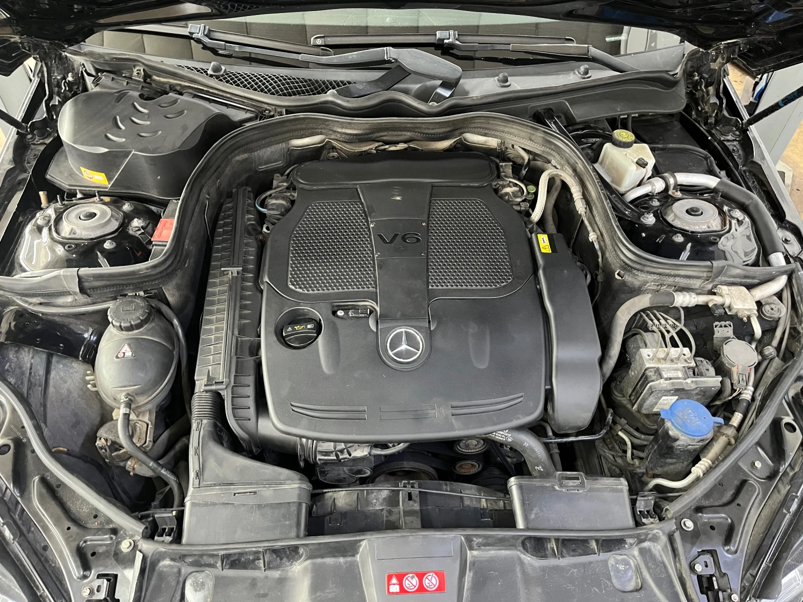 Mercedes-Benz E 350 4x4 KEYLESS | Mobile.bg — изображение 12