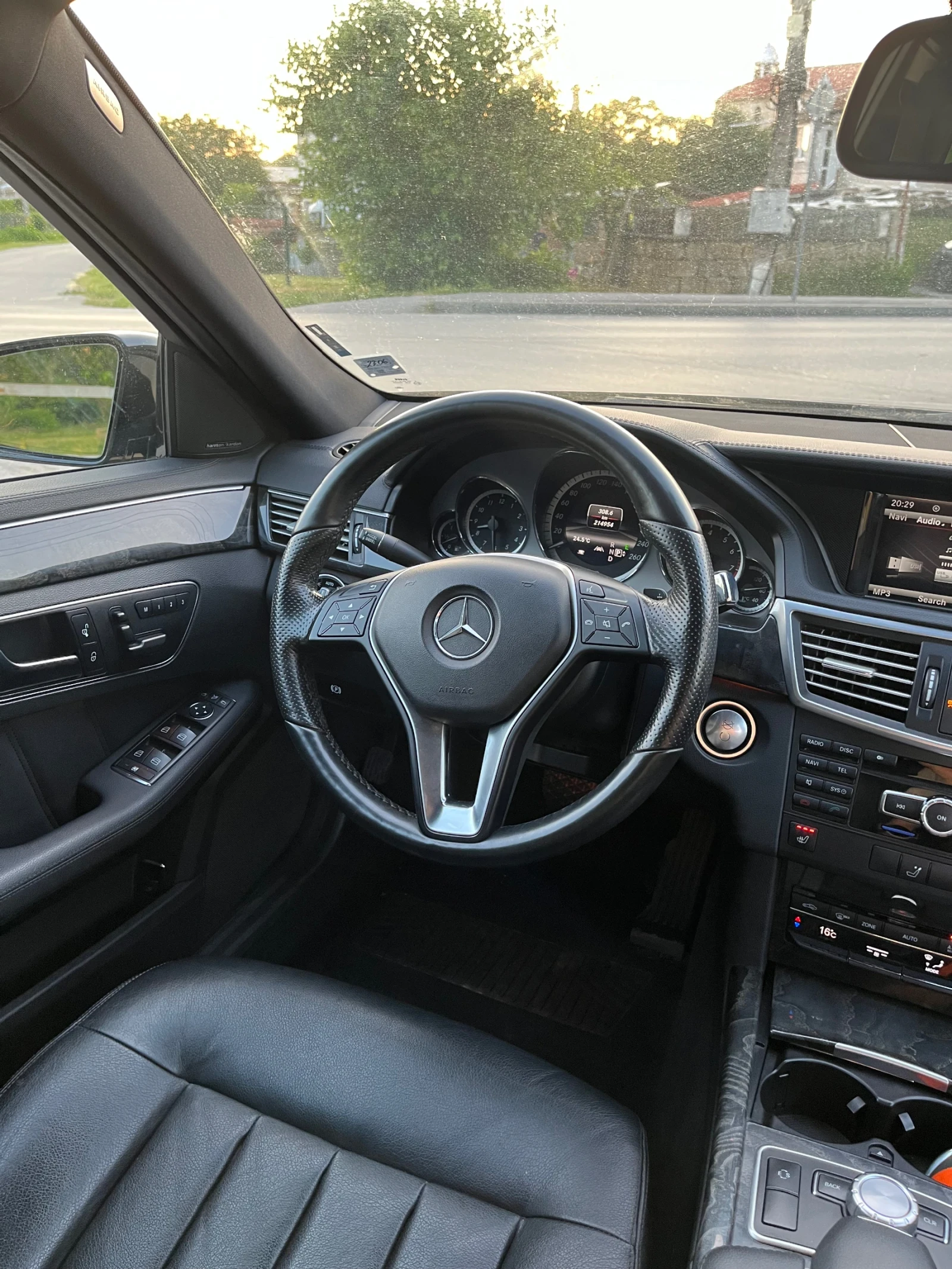 Mercedes-Benz E 350 4x4 KEYLESS - изображение 7