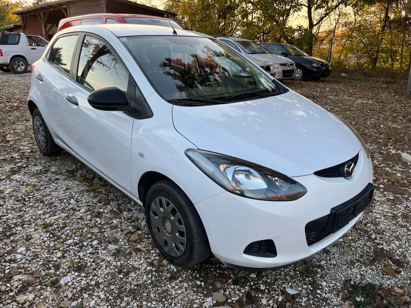 Mazda 2 1.3i | Mobile.bg   3