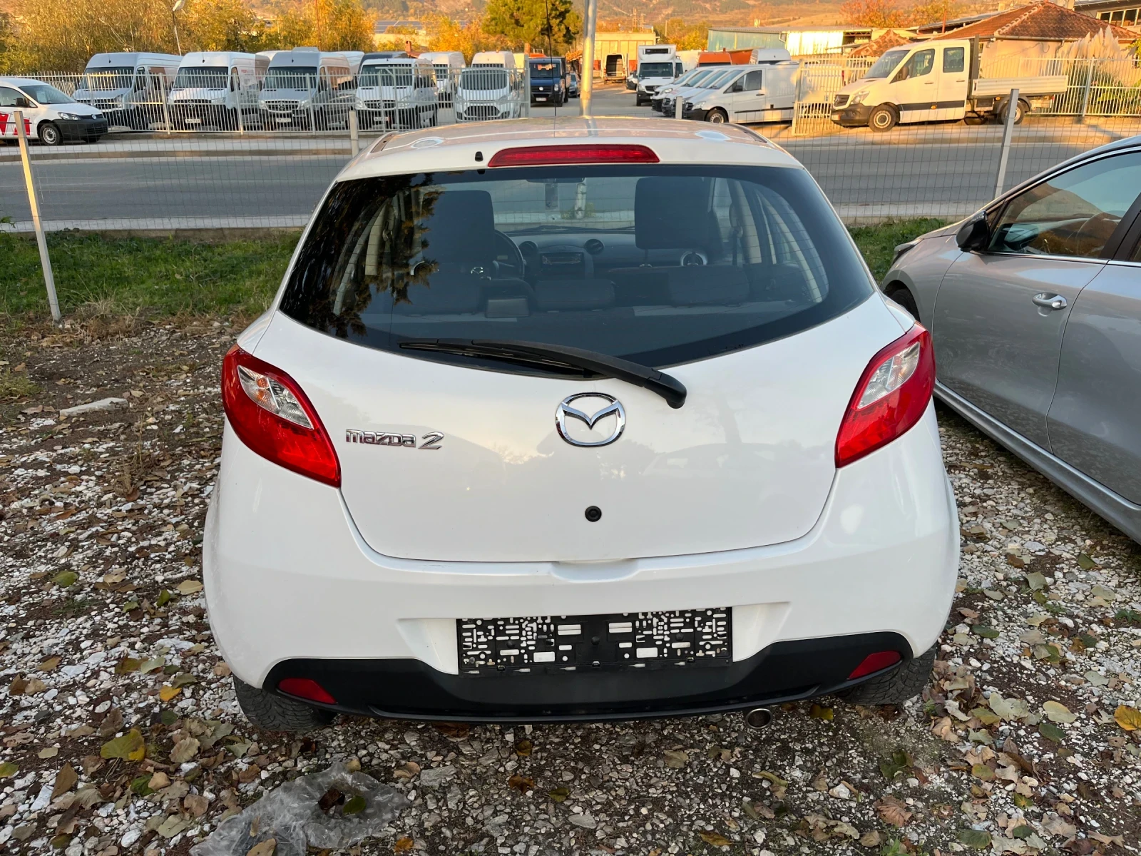 Mazda 2 1.3i | Mobile.bg   5