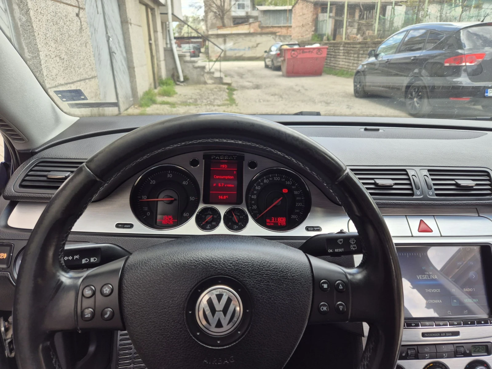 VW Passat 2.0 TDI BMR, снимка 8 - Автомобили и джипове - 52857187