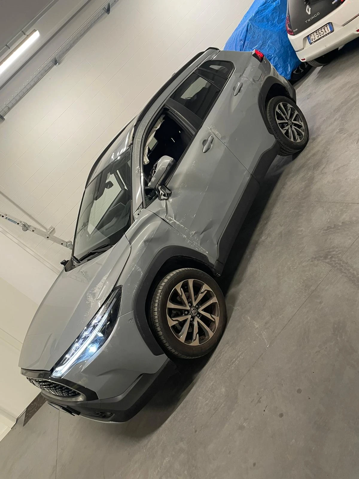 Toyota Corolla Cross 2.0HYBRID  20000KM | Mobile.bg � ����������� 11