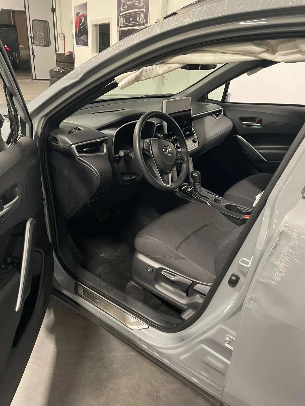 Toyota Corolla Cross 2.0HYBRID  20000KM | Mobile.bg � ����������� 15