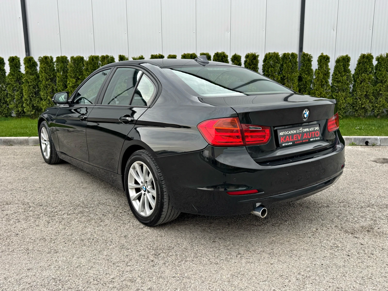 BMW 320  8ZF/Xenon/Navi, снимка 5 - Автомобили и джипове - 53186102