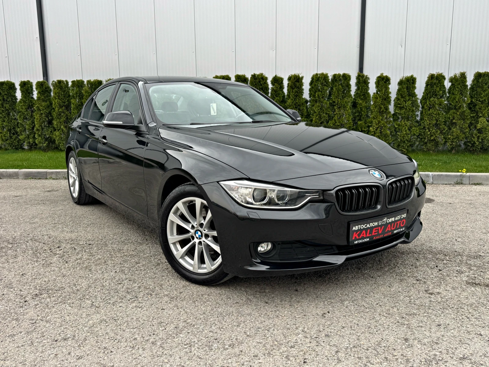 BMW 320  8ZF/Xenon/Navi, снимка 3 - Автомобили и джипове - 53186102