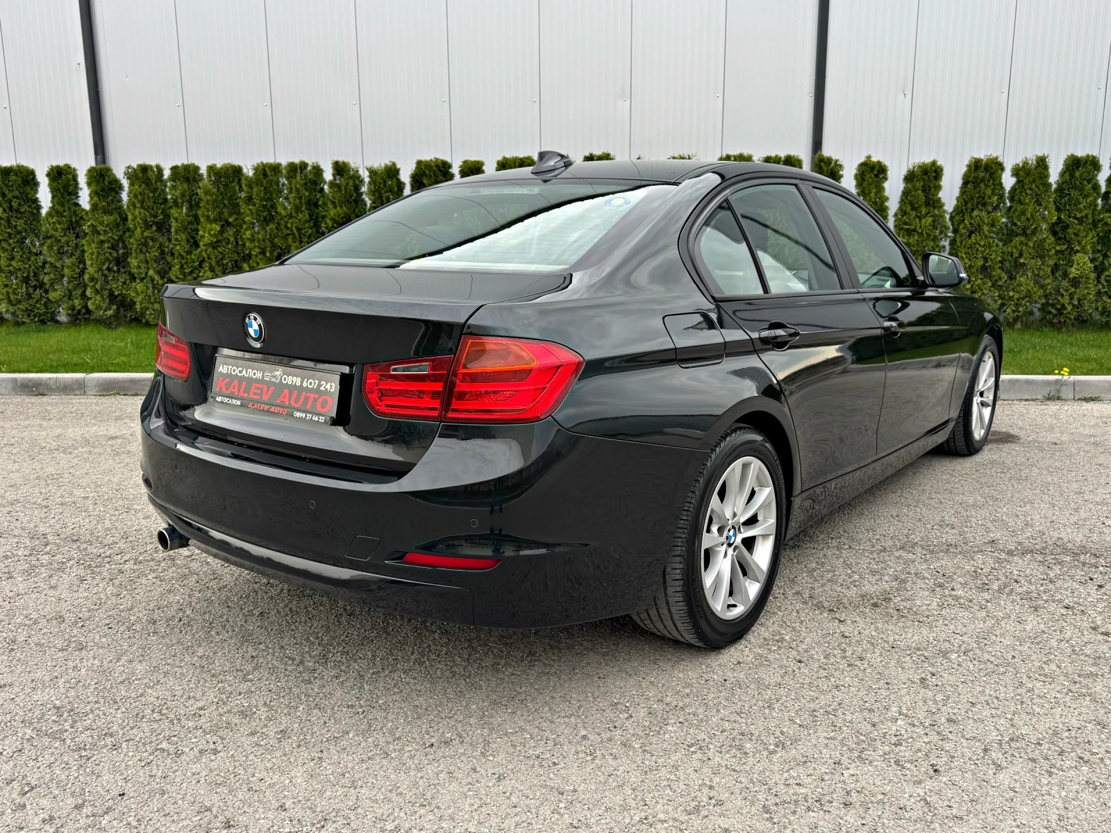 BMW 320  8ZF/Xenon/Navi, снимка 7 - Автомобили и джипове - 53186102
