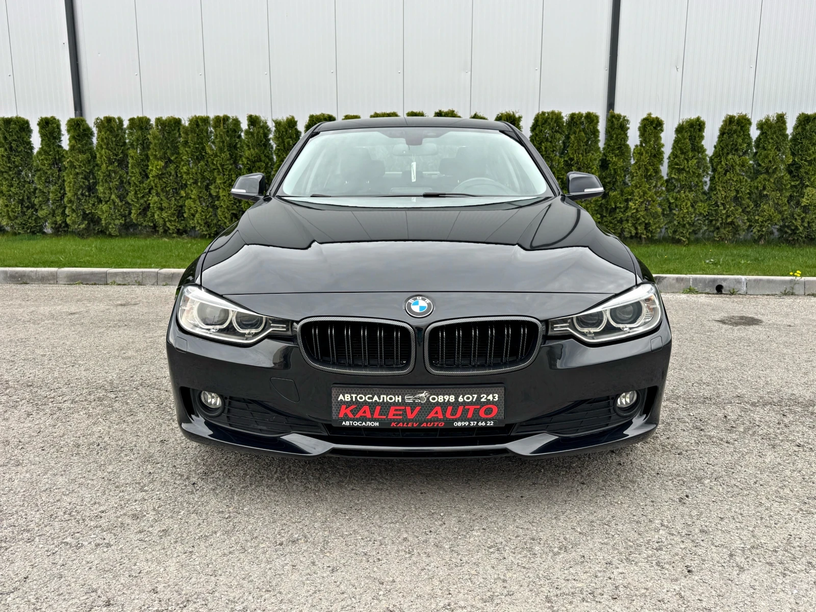 BMW 320  8ZF/Xenon/Navi, снимка 2 - Автомобили и джипове - 53186102