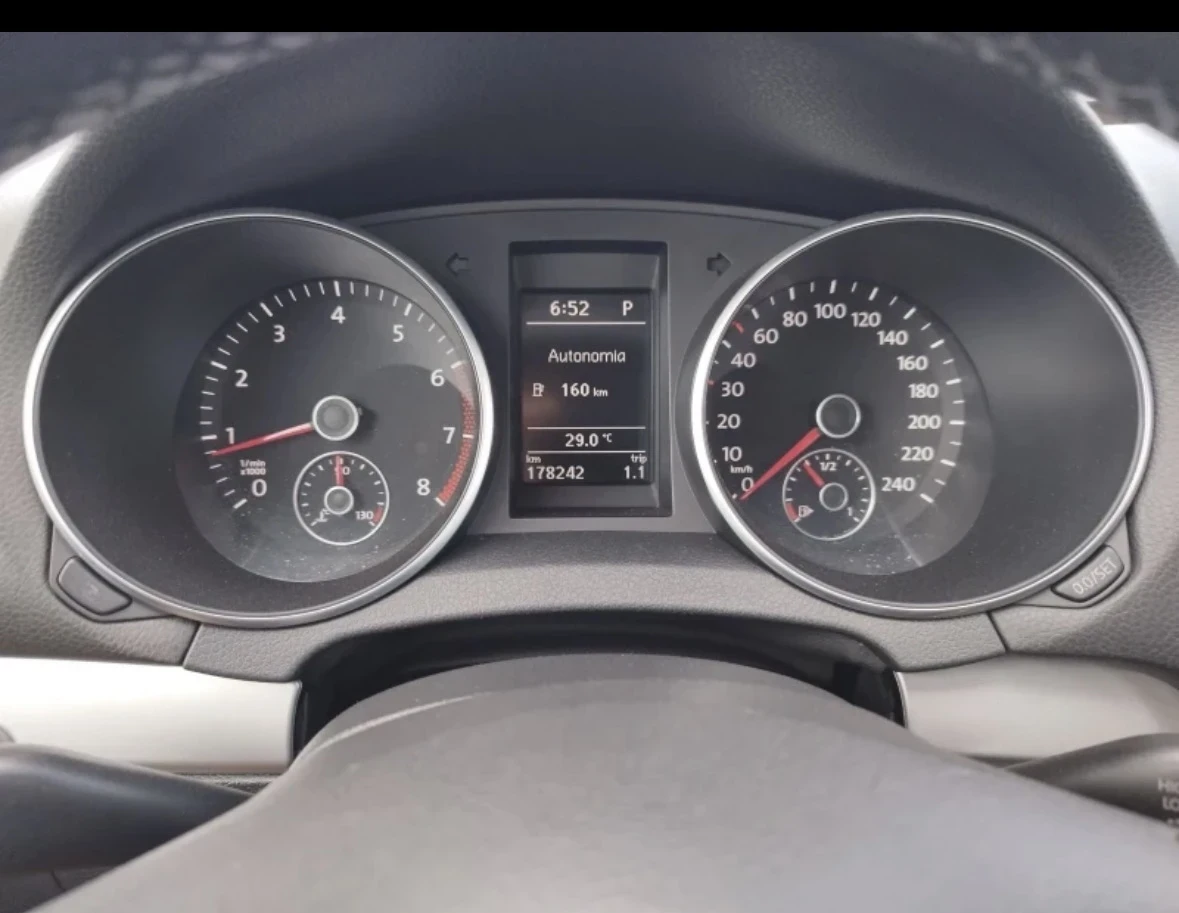 VW Golf, снимка 8 - Автомобили и джипове - 53715624